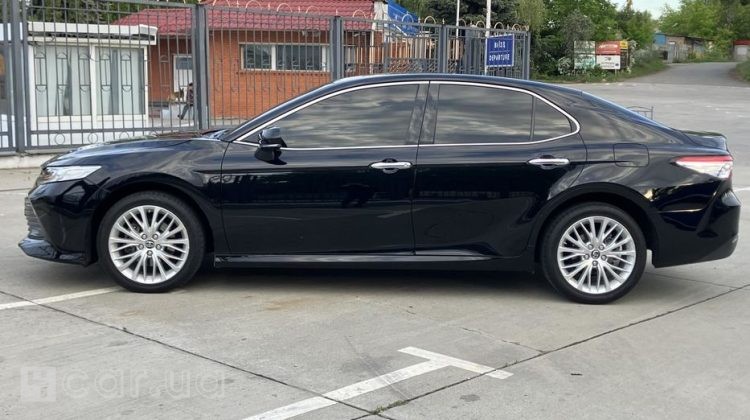 Toyota Camry, 2018