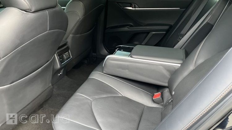 Toyota Camry, 2018