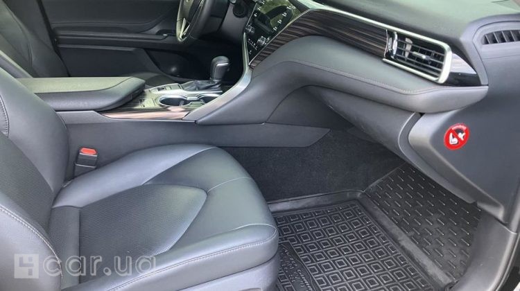 Toyota Camry, 2018