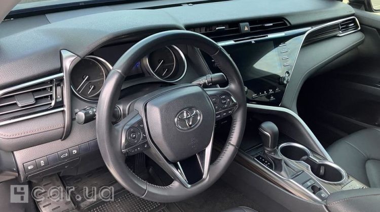 Toyota Camry, 2018