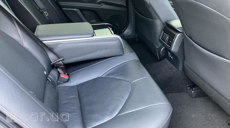 Toyota Camry, 2018
