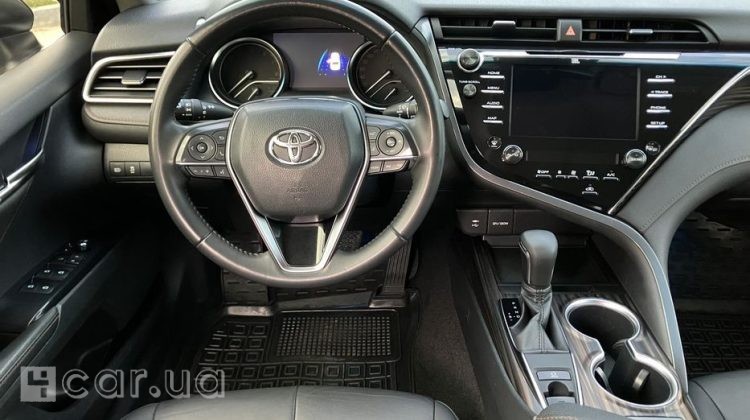 Toyota Camry, 2018