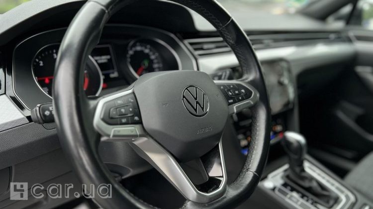 Volkswagen Passat, 2021