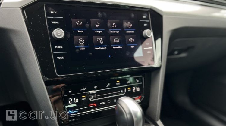 Volkswagen Passat, 2021