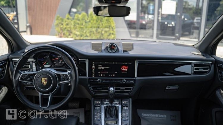 Porsche Macan, 2021