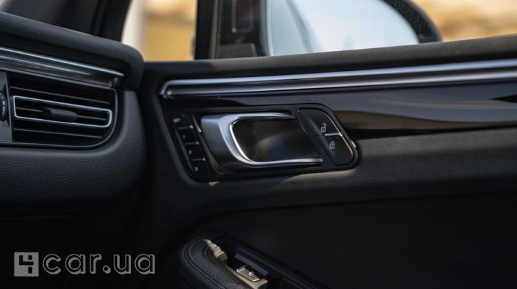 Porsche Macan, 2021