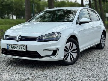 Volkswagen e-Golf, 2015