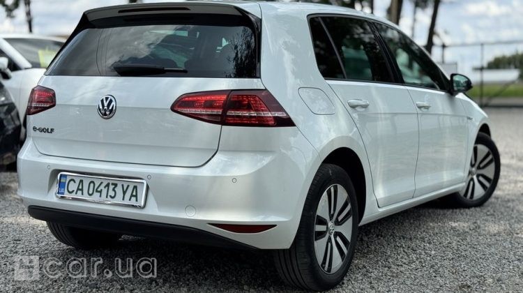 Volkswagen e-Golf, 2015