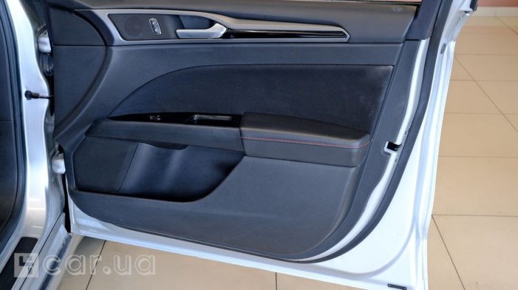 Ford Fusion, 2016