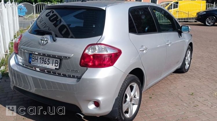 Toyota Auris, 2011