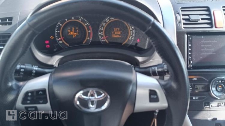 Toyota Auris, 2011