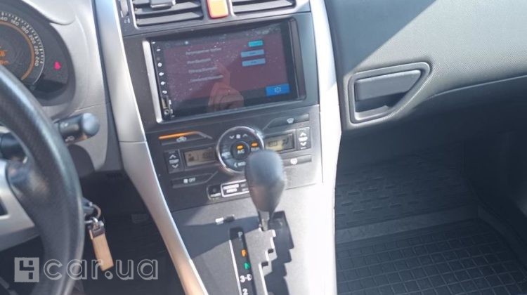 Toyota Auris, 2011