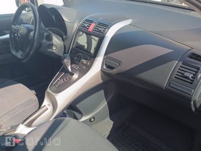 Toyota Auris, 2011