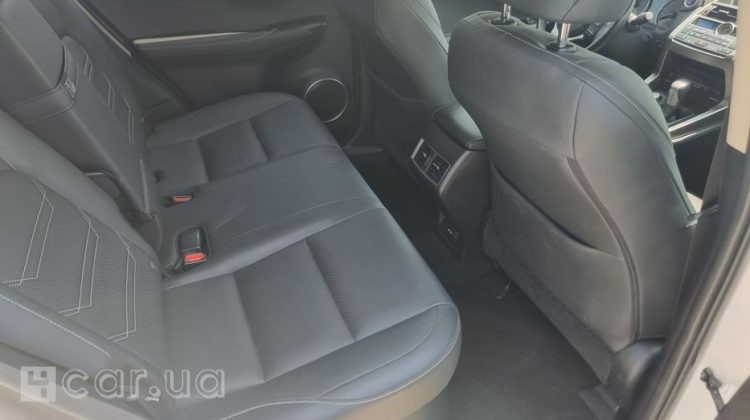 Lexus NX, 2016