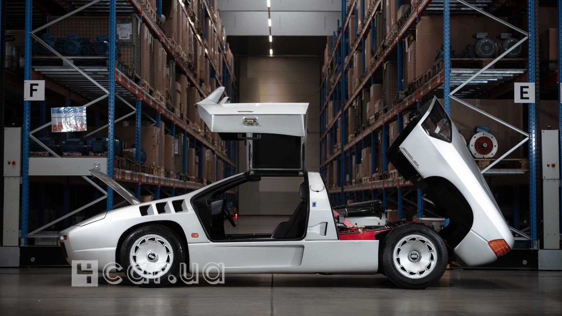 Isdera Imperator 108i