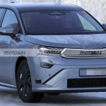 Нова Skoda Peaq без камуфляжа показала свій дизайн