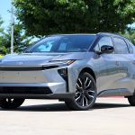 Toyota bZ5X 2026 дебютує 10 лютого як електричний флагман