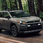 У Японії представили нову Toyota RAV4 PHEV 2026 року