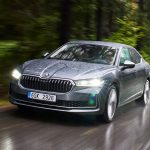 Нова Skoda Superb отримала потужний гібридний двигун